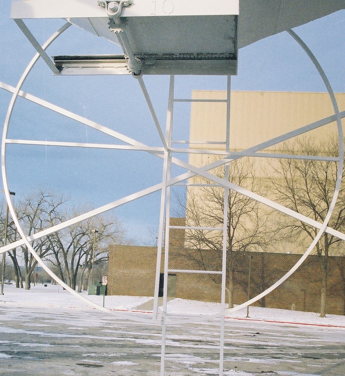 Cow Country Equipment 28 & 40 Ton Overhead